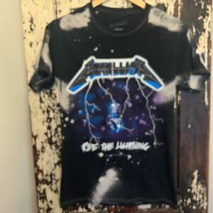 Bravado Unisex Retro Metallic RideThe Lightning T-shirt. Size Small.